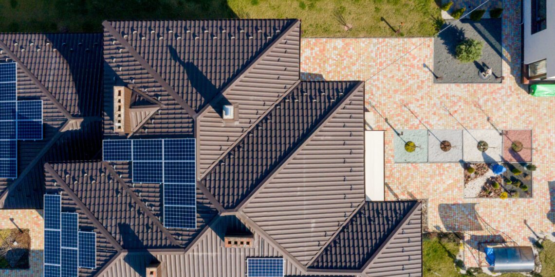 How Commercial Roofing and Solar Contractors Can Transform Your Building’s Efficiency