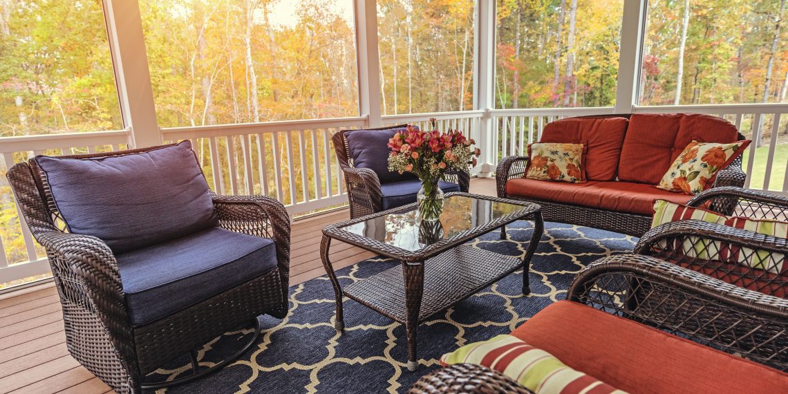 6 Tips On Finding The Right Porch Accessories For Your Home