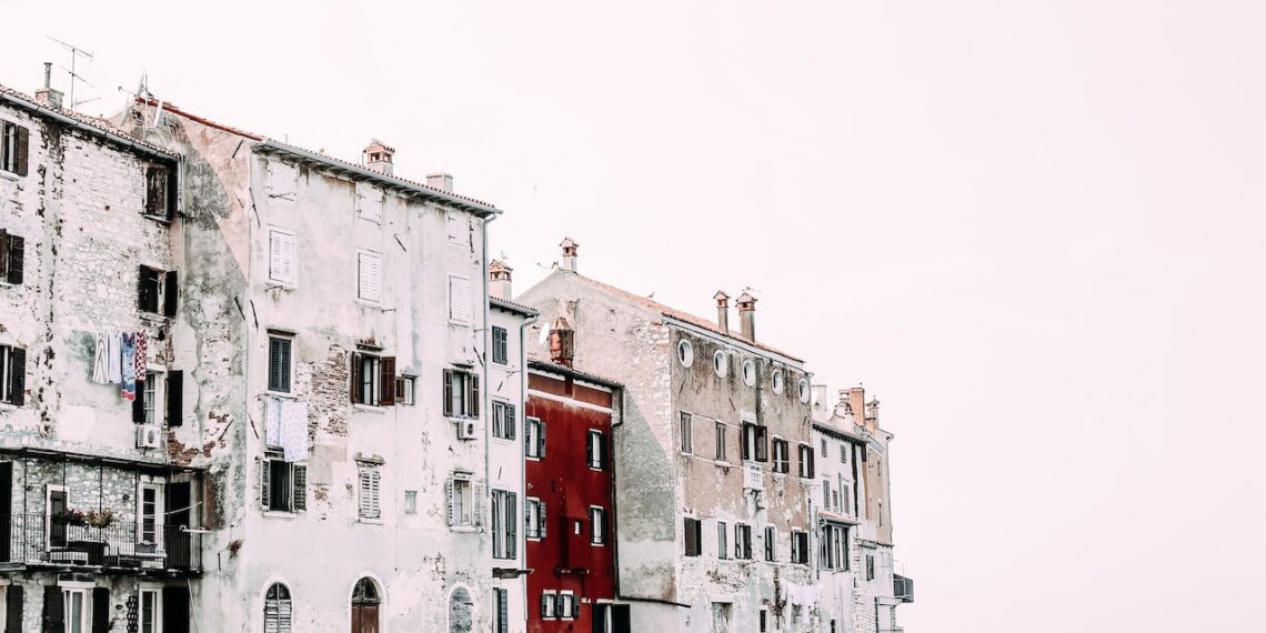 4 Tips for Restoring the Value of a Water-damaged Property